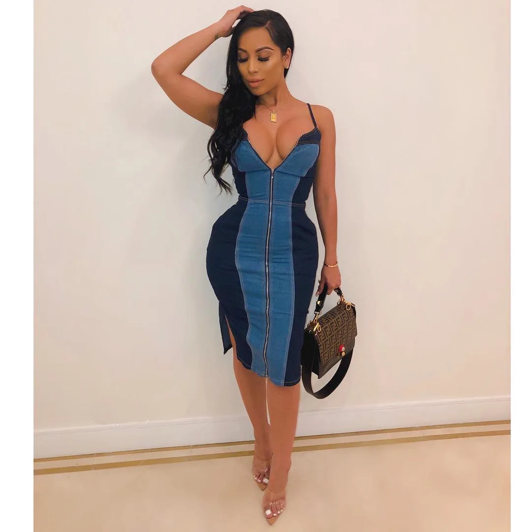 Женское джинсовое контрастное платье на молнии с разрезом эластичное высокой