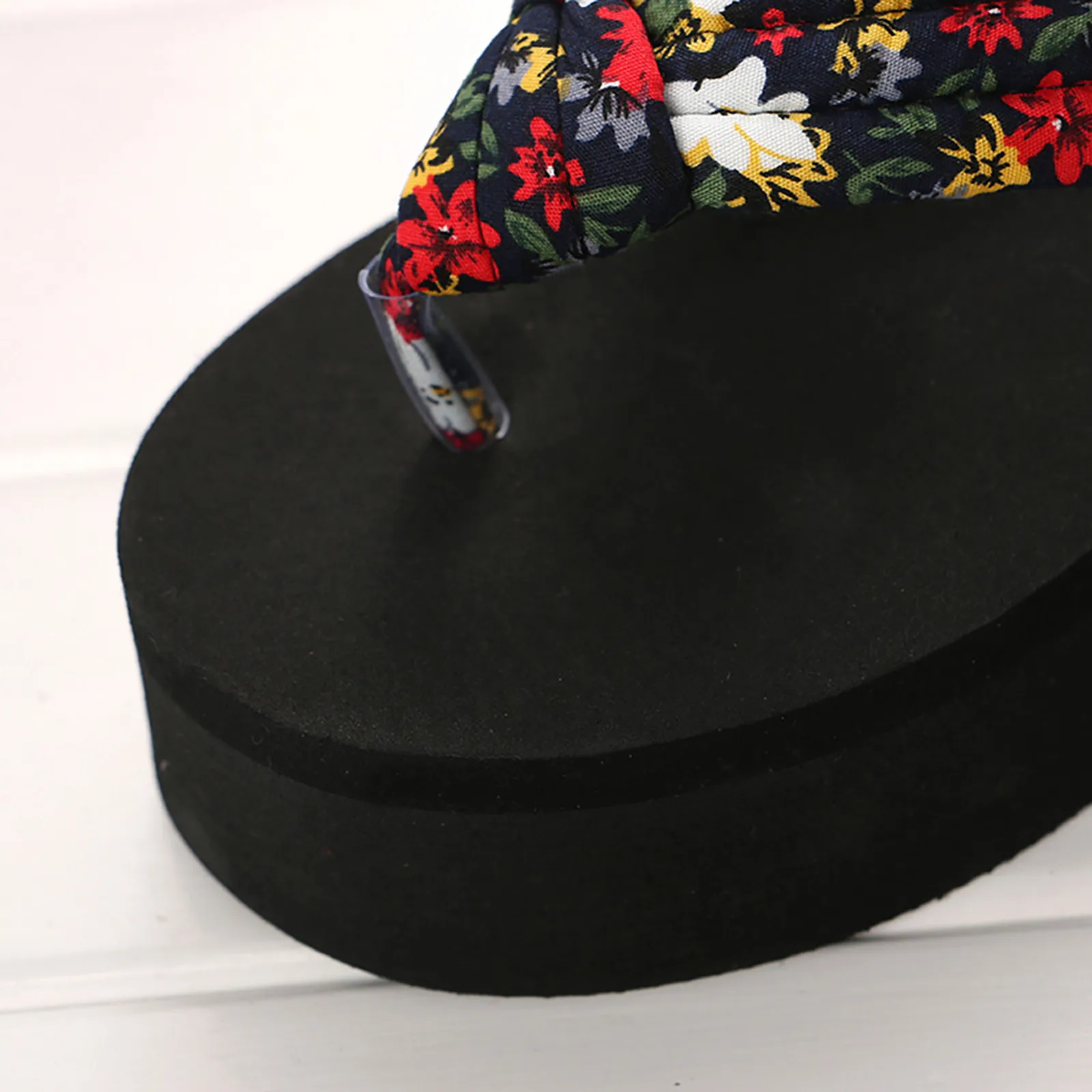 Летние тапочки с цветочным принтом женские богемные Сатиновые шлепанцы на