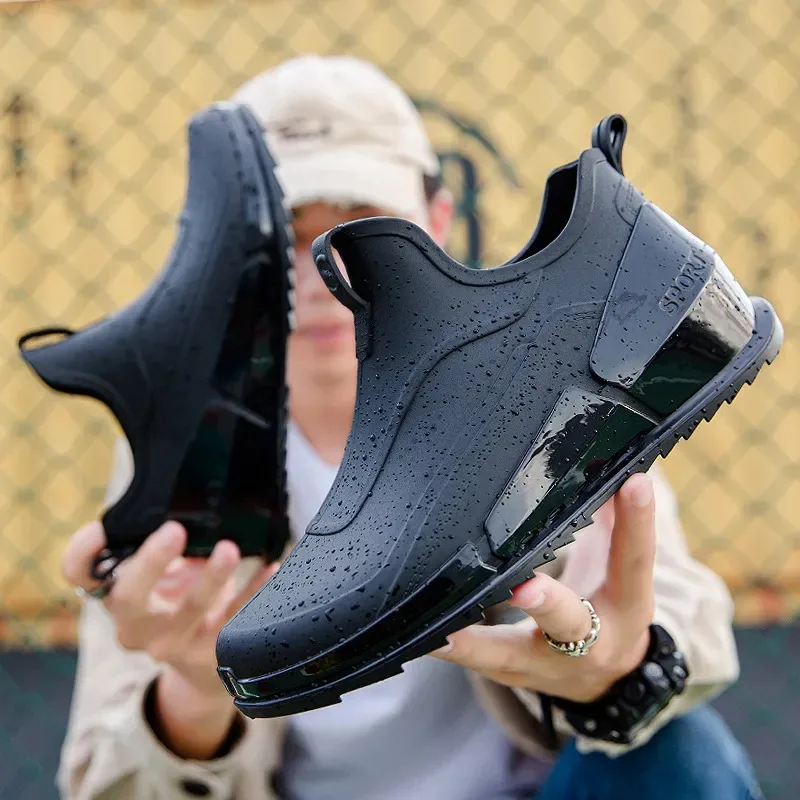 

Men Rain Boots Slip on Rain shoes Waterproof Work Fashion Ankle Rain Boots Kitchen Reflective rain boots Outdoors Rainboots 장화