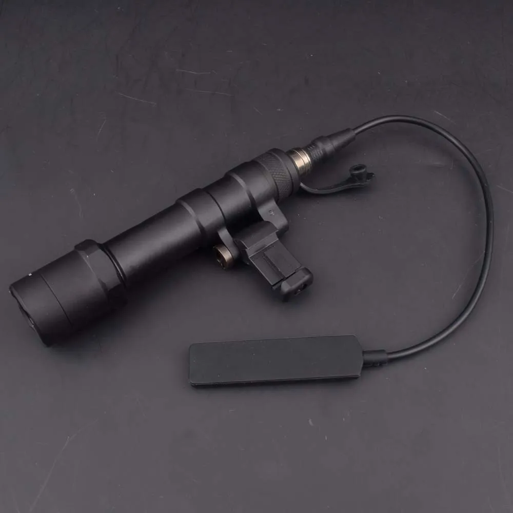 

Surefir M640B Tactical Flashlight Strobe Airsoft Scout Light Hunting WeaponLight Mlok Keymod Rail