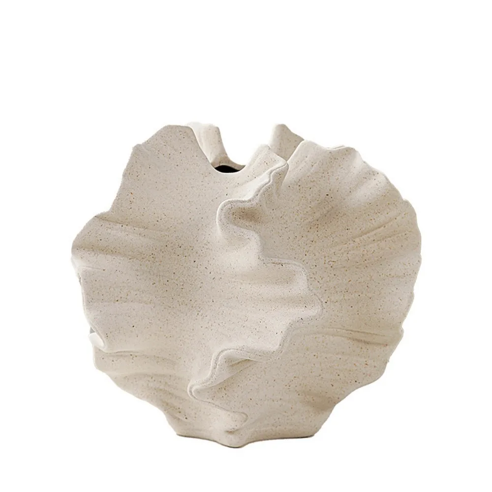 

Геометрическая волнистая ваза керамическая