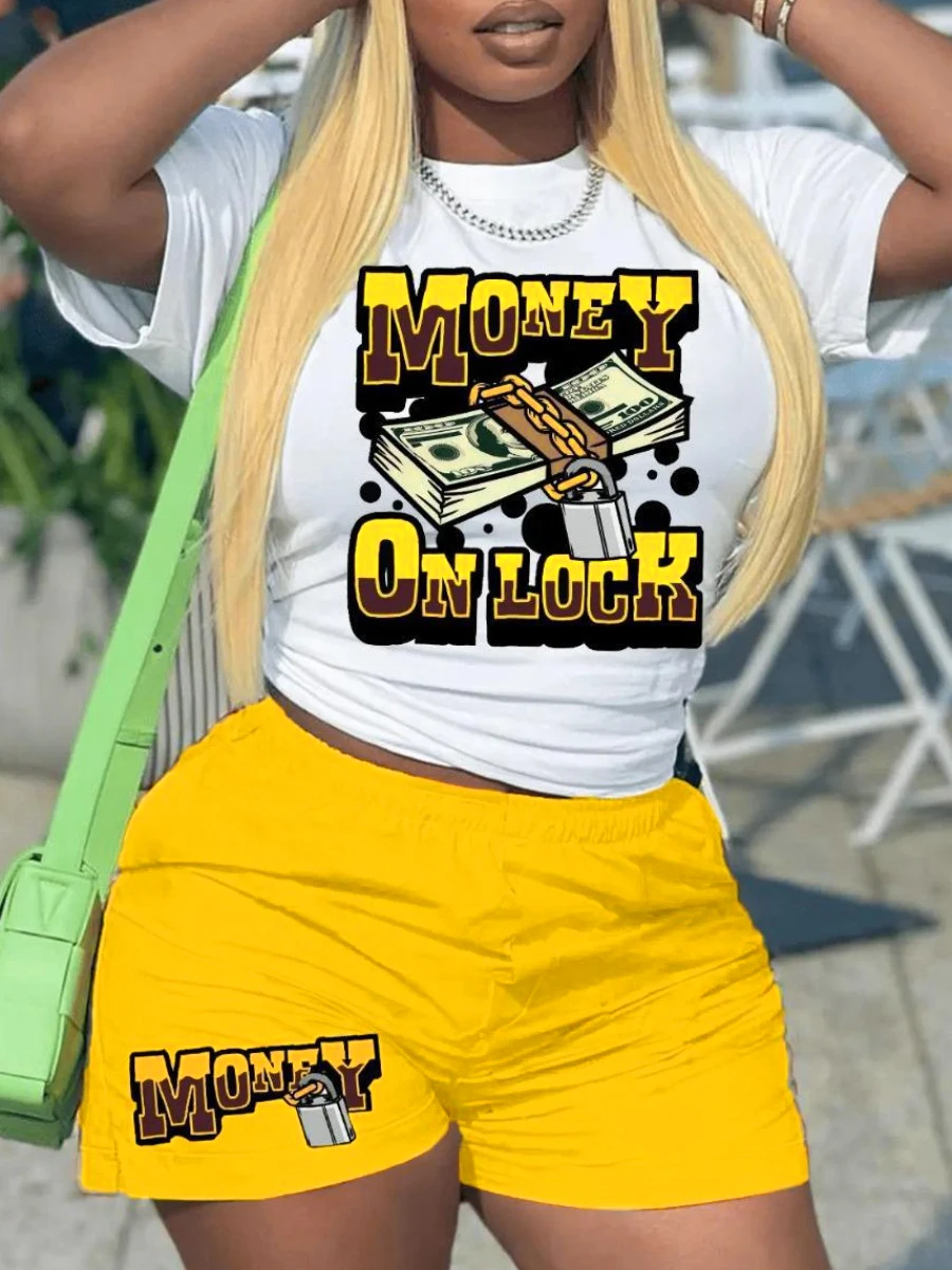 Женский комплект из двух предметов с шортами и надписью