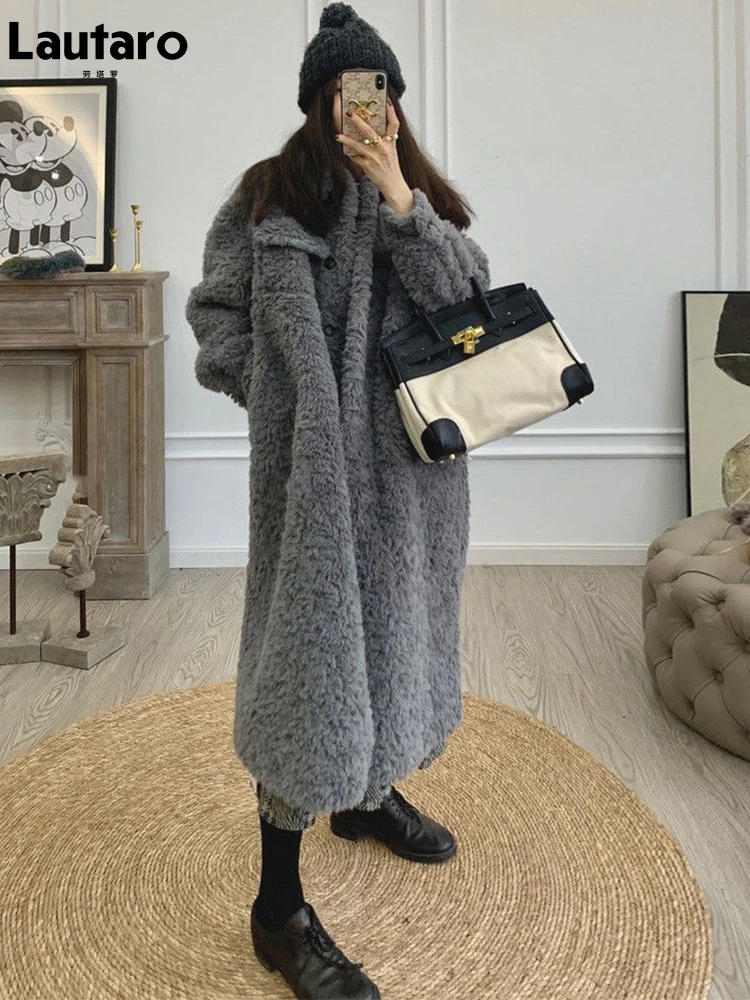 

Lautaro зимнее длинное теплое толстое серое пушистое пальто из искусственного меха женская подиумная дизайнерская верхняя одежда оверсайз ко...