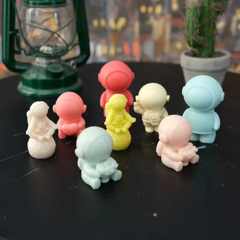 

Mini Astronaut Silicone Aromatherapy Candle Mold Fondant Chocolate Epoxy Sugarcraft Mould Pastry Cupcake Decor Kitchen Tool