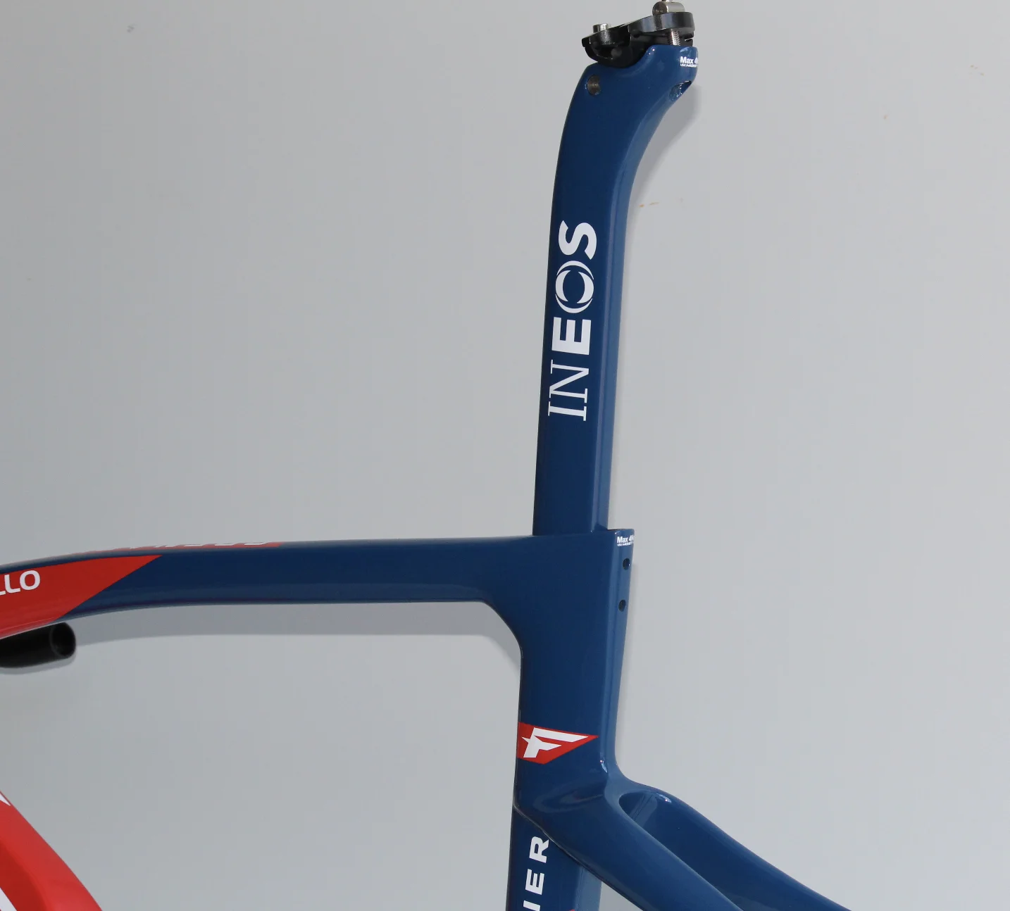 

2022 New Carbon Road Bike Frame F Disc Brake Rim Brake F14 Bicycle Frame All Internal Cable XDB Available