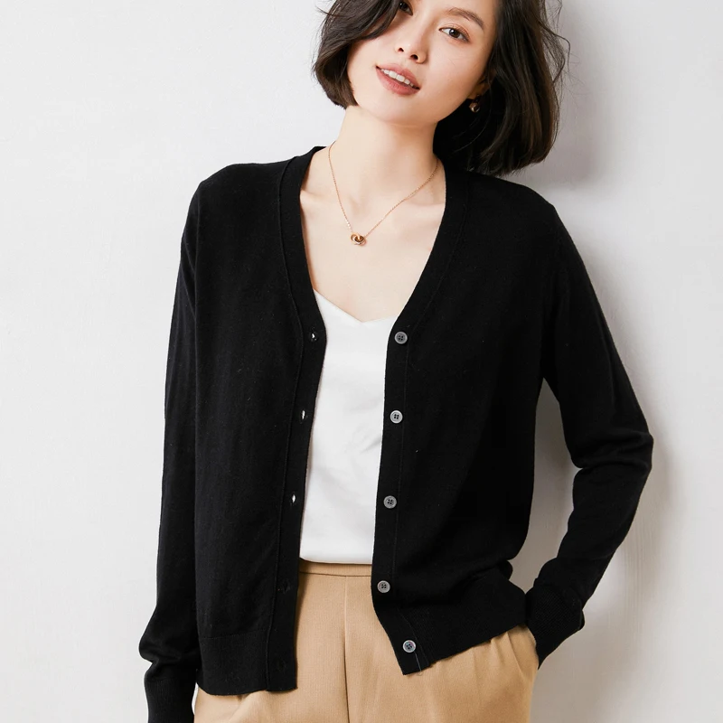 

2022 spring and summer V-neck worsted wool cardigan women's long sleeve thin coat sweater short knitting