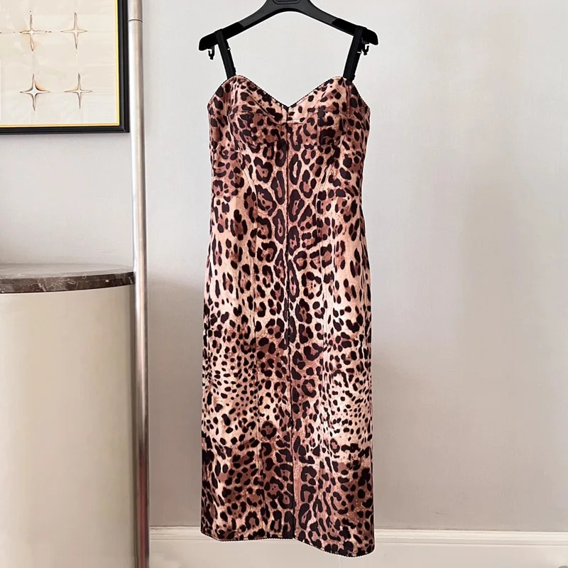 

Женское платье с леопардовым принтом, модельное элегантное платье на бретельках с открытой спиной, лето-осень