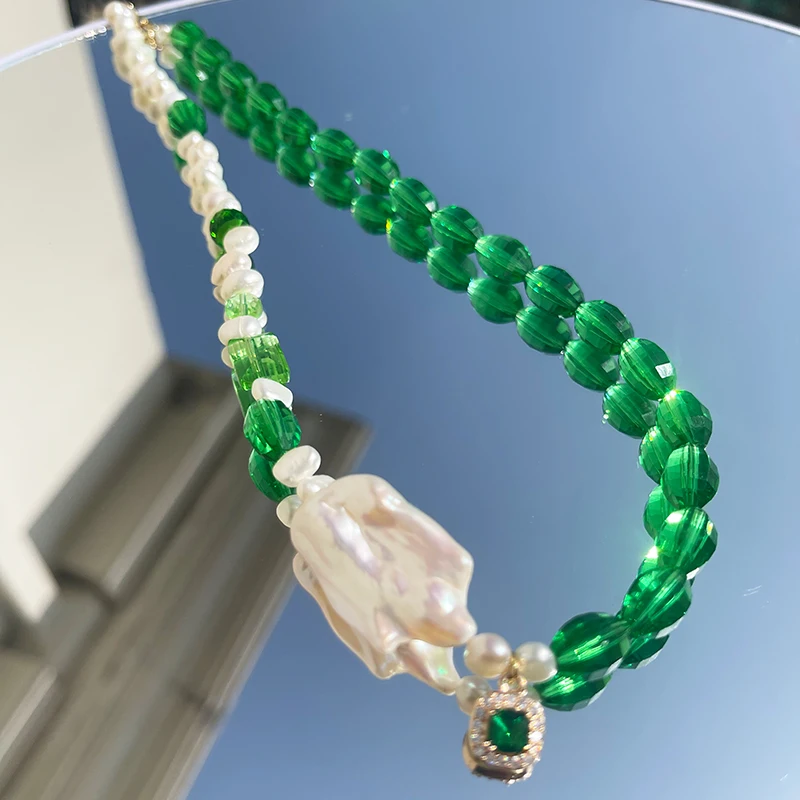 Original niche design ins blogger natural baroque pearl necklace retro green crystal wild female |