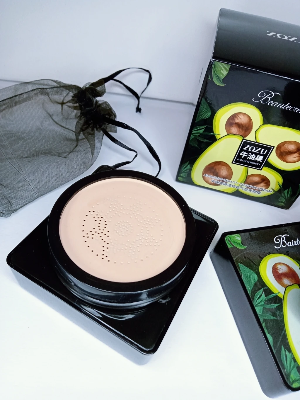 Кушон - тональный крем с экстрактом авокадо ZOZU/кушон со спонжем /Avocado