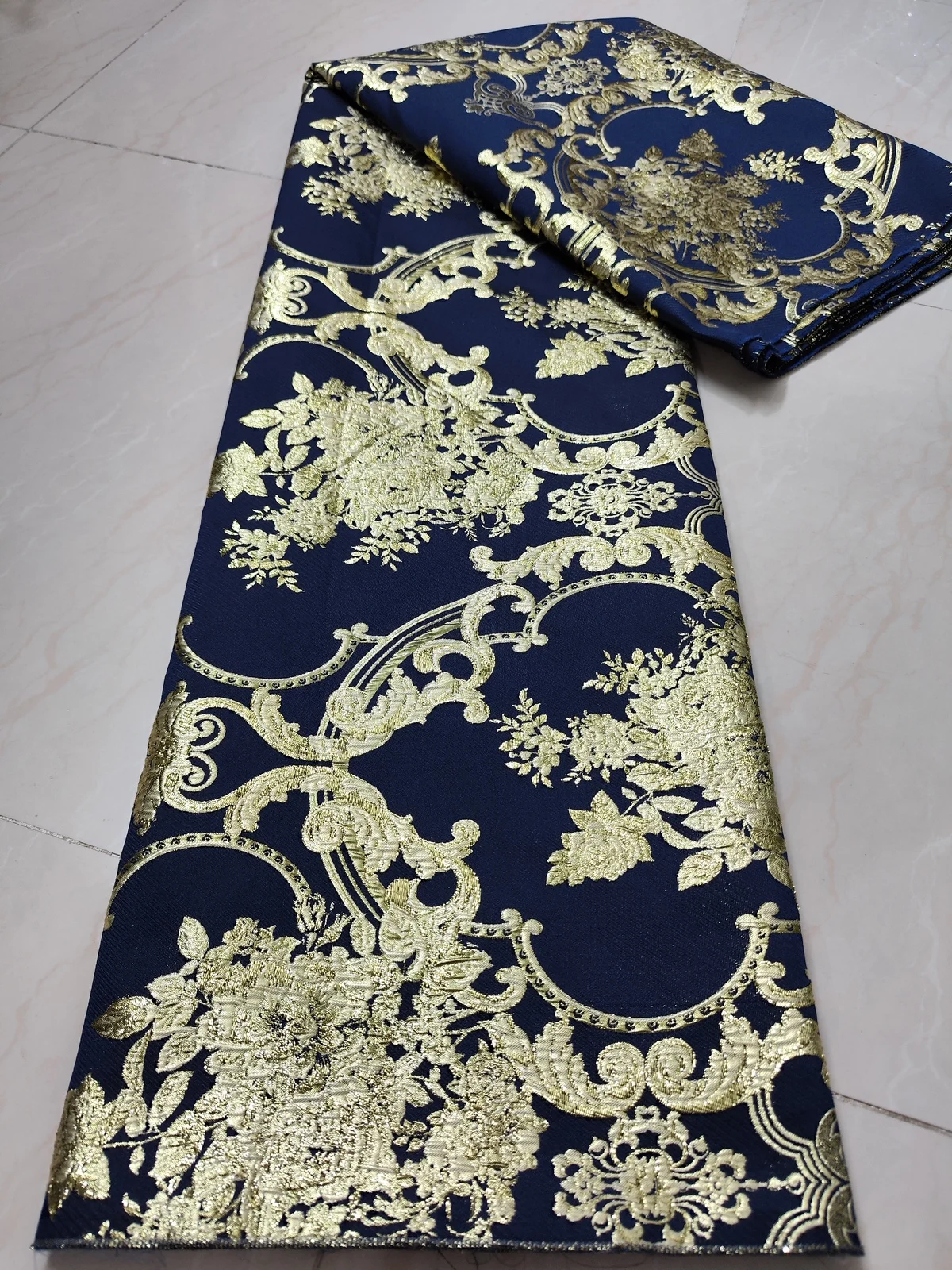 2024 новый стиль серебристо-черный жаккардовая парча французская кружевная ткань