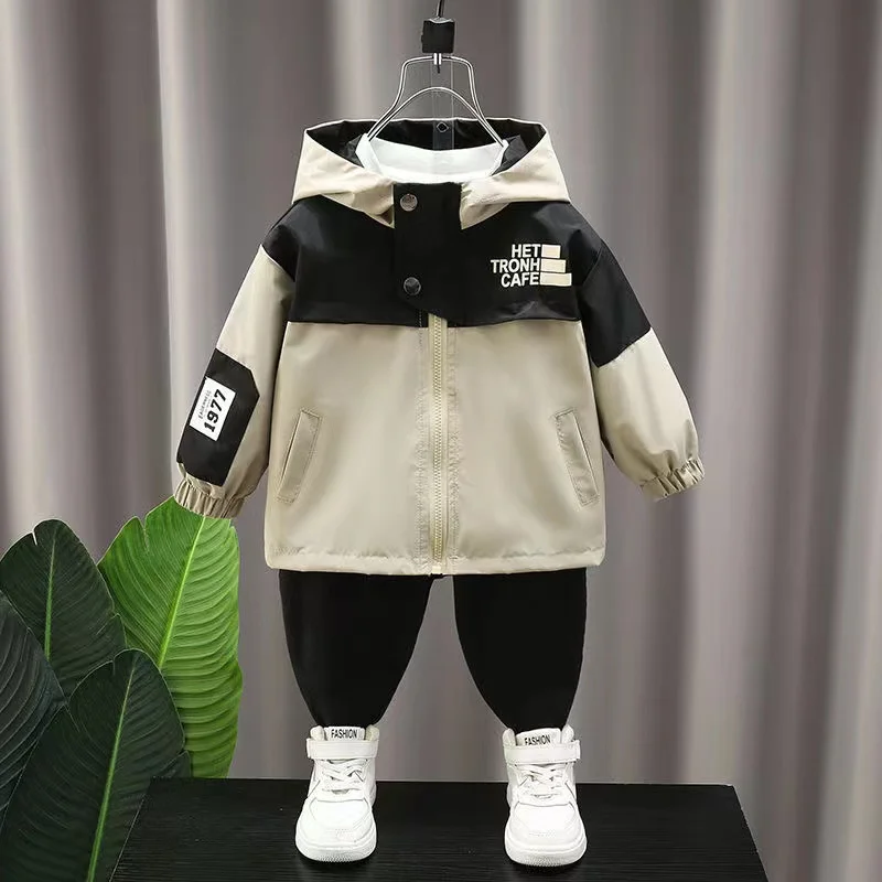 Ветрозащитная куртка для мальчиков