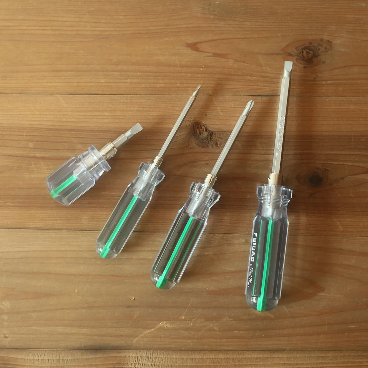 Отвертка с двойной головкой и магнитным крестом 6 мм