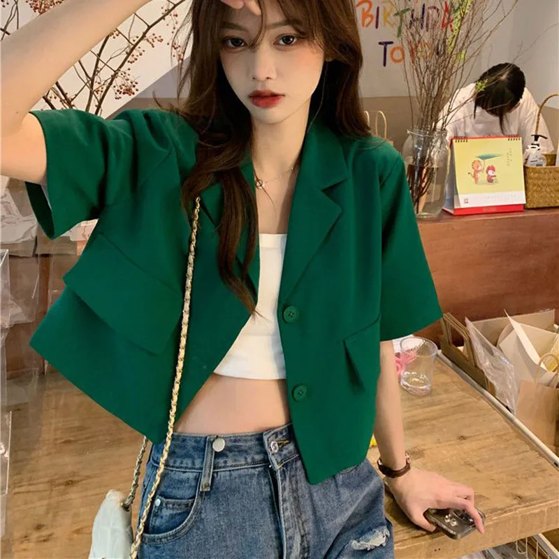 

Женская летняя однобортная куртка с коротким рукавом и отложным воротником