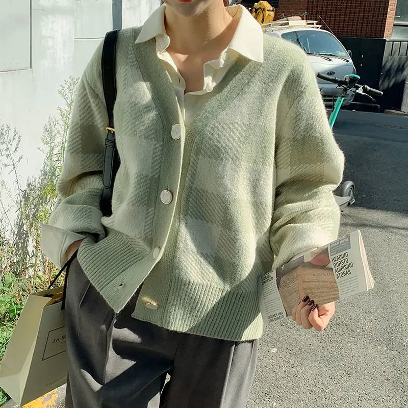 

Women 2022 Spring Autumn New Fashion Plaid Knitted Jackets Female V-neck Cardigan Coats Ladies Loose Sweaters Overcoats Y351