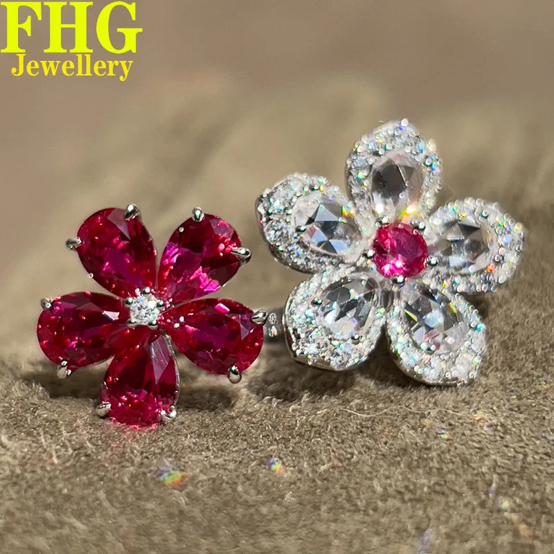 Кольцо из 18-каратного белого золота с рубином и искусственным цветком