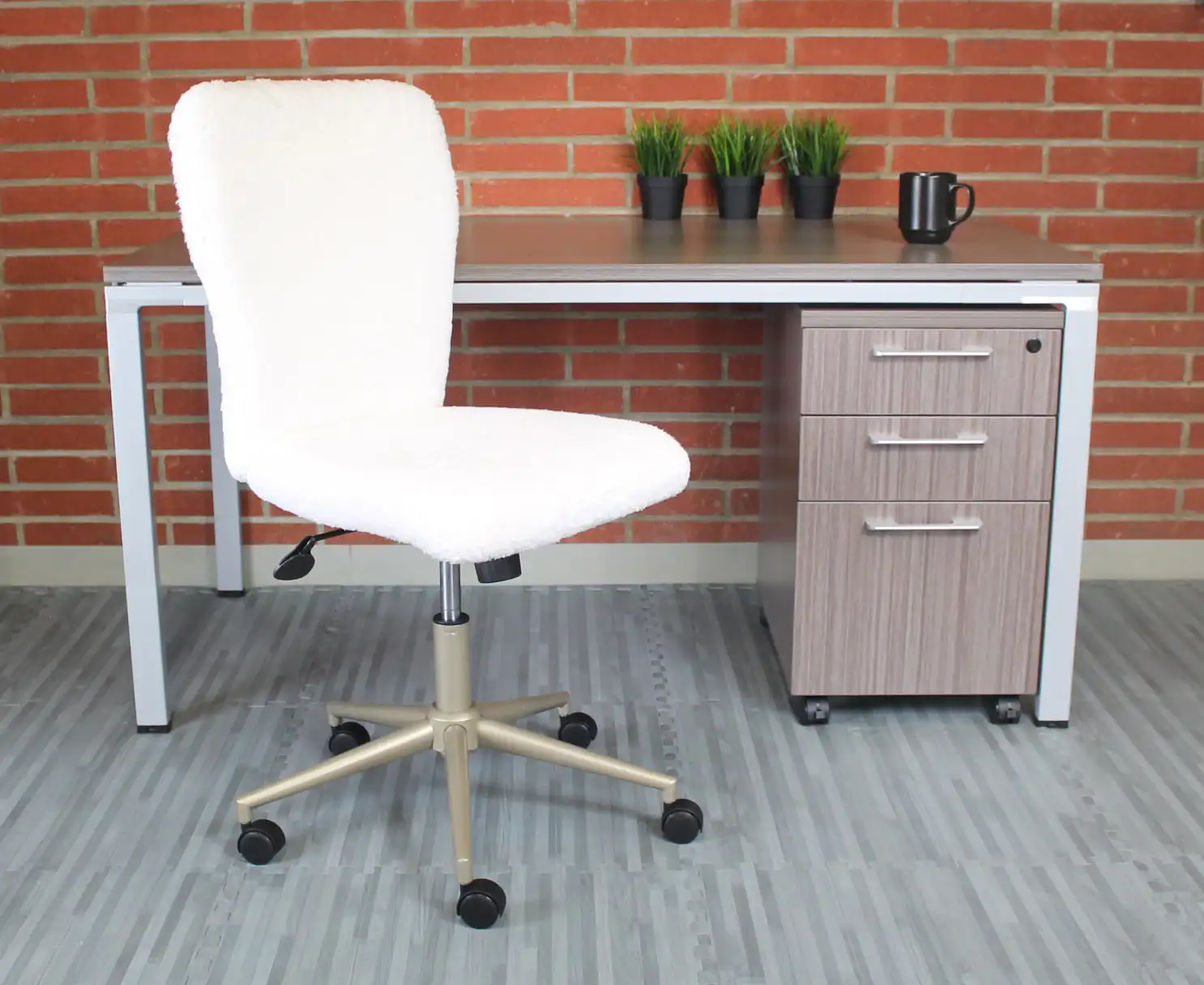 

Boss Office Products 36.5 in Task Chair with Armless, 275 lb. Capacity, White