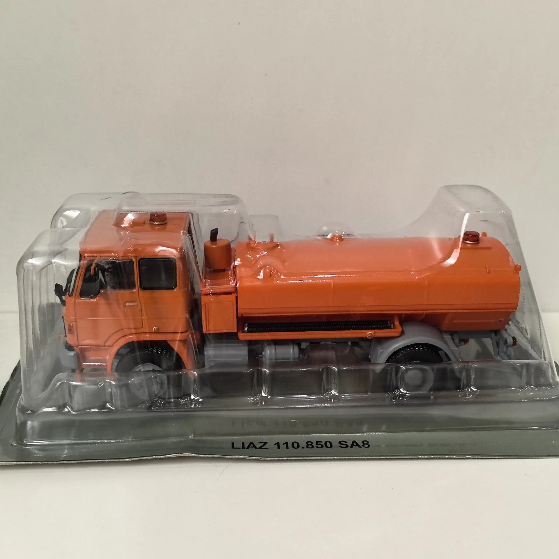 Фото Модель автомобиля Iecast IXO 1/43 LIAZ 110.850 SA8 H8 из сплава №3