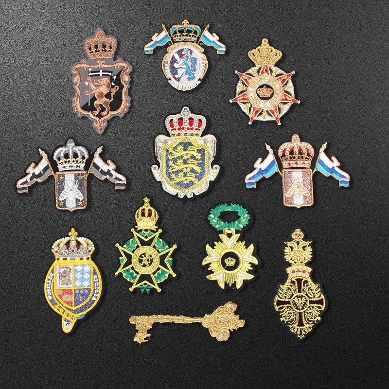 

Crown Gold Thread Embroidery Men's Suit Bag Iron Patches DIY High-End Badge t-Shirt clothing Decorative Accessories
