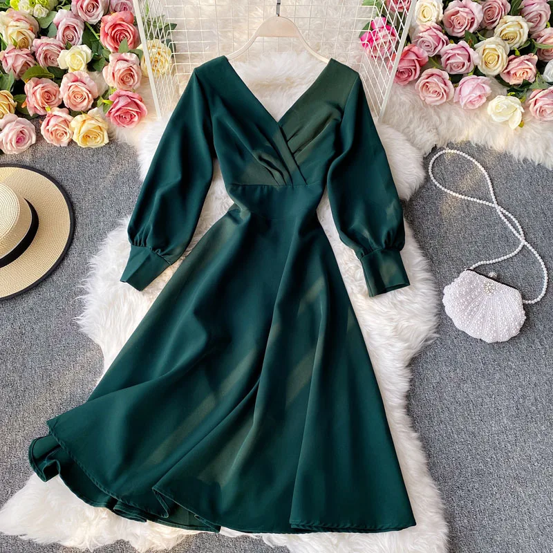 

2022 весеннее новое ретро платье с длинным рукавом и v-образным вырезом, большое свободное платье с тонким темпераментом и длинное платье в стиле Хепберн
