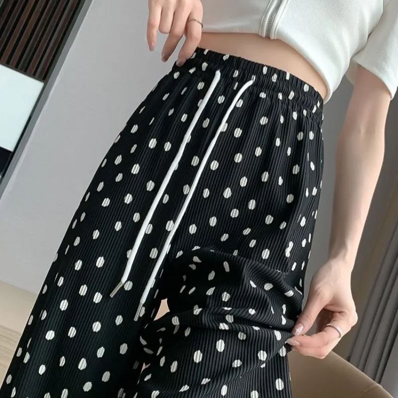 Белые широкие брюки в горошек женские летние свободные повседневные спортивные