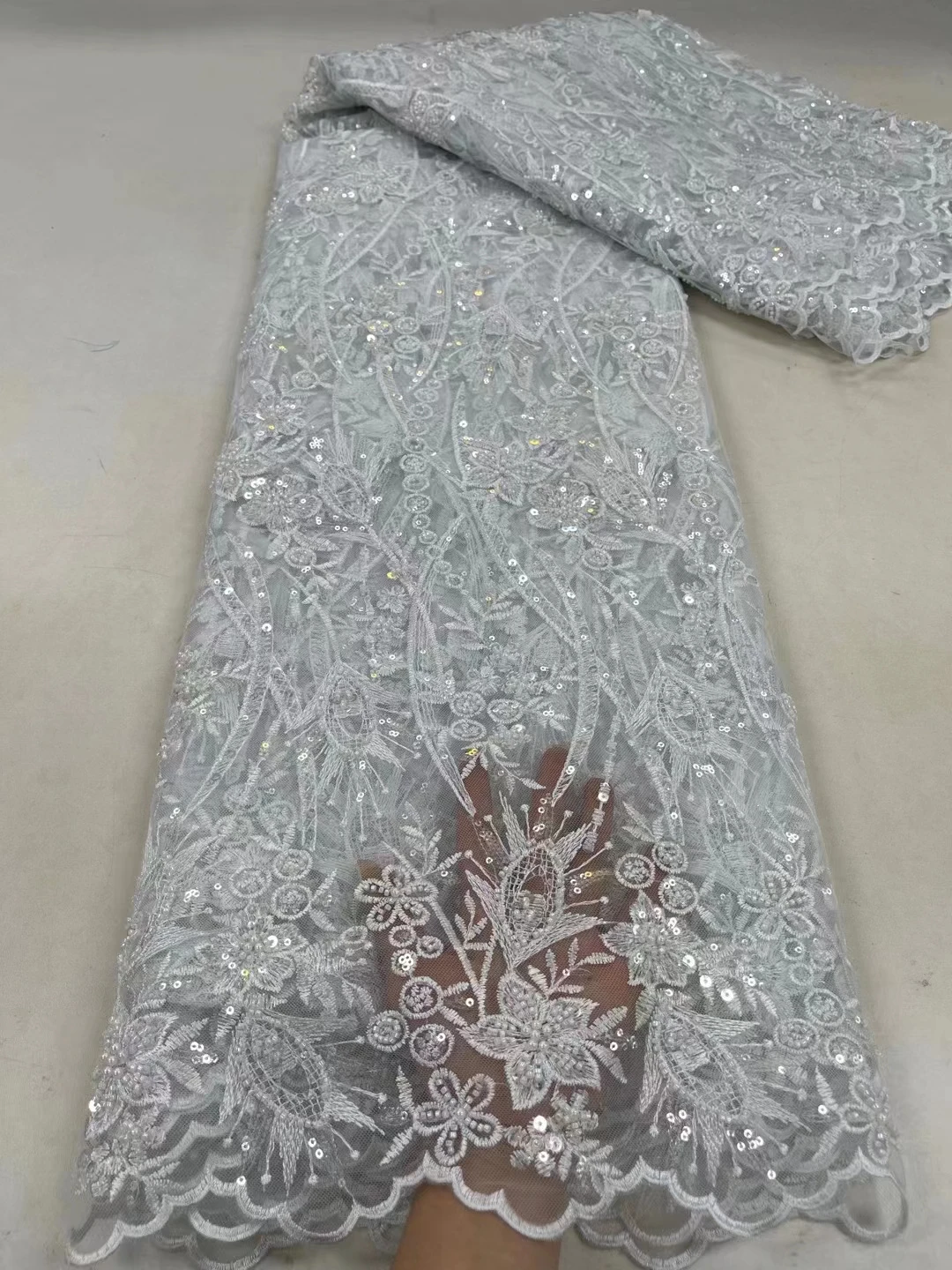 

2023 New High Quality African Net Lace Fabric French Bridal Luxury Embroidery Beaded Sequins Lace Fabric For Wedding