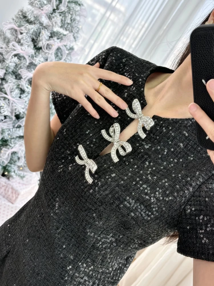 Женское твидовое короткое платье с пайетками украшение бантом приталенный крой