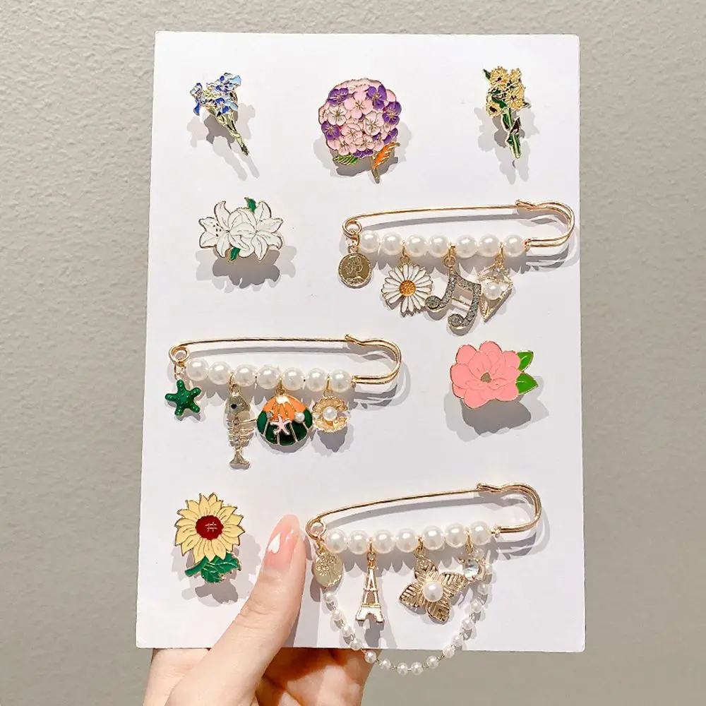 

Cute Badge Flower Pearl Elegant Women Brooches Bag Hat Denim Pin Accessories Gift Brooch For Kids Tightening Waistband Pin