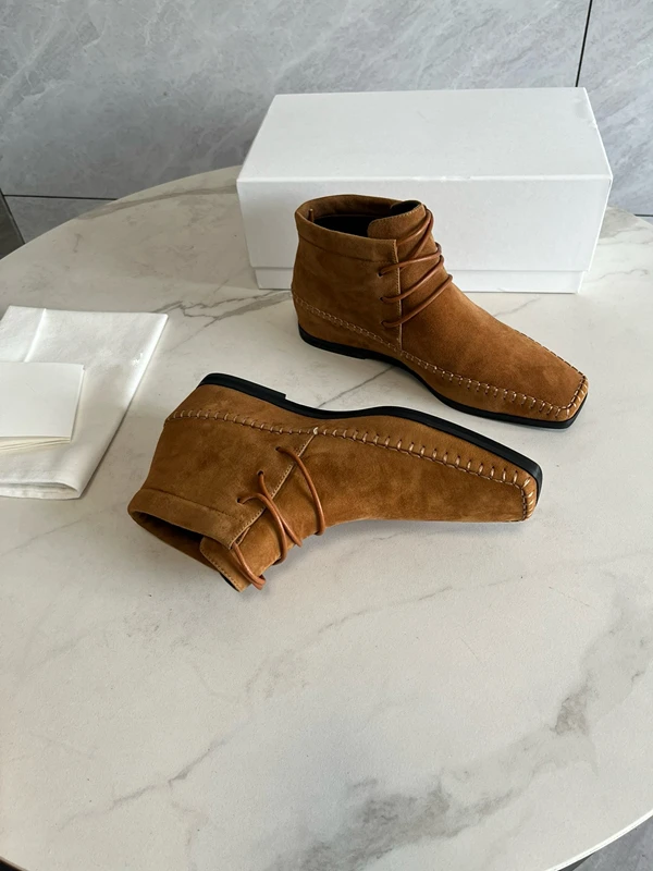 Женские кожаные ботинки в стиле ретро с ремешком