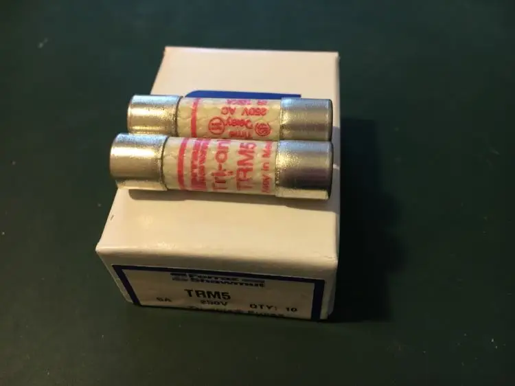

Предохранители: TRM5 5A 250V 10*38 / TRM1 TRM2 TRM3 TRM4 TRM6 TRM8 TRM10 TRM12 TRM15 TRM20 TRM25 TRM30