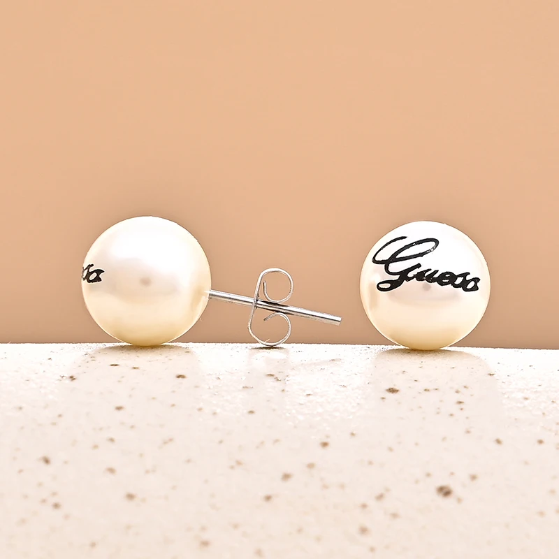 

Fashion Simple White Round Pearl Stud Earrings Letter Guess Earrings for Women Minimalist Fine Wedding Gifts Jewelry Wholesale