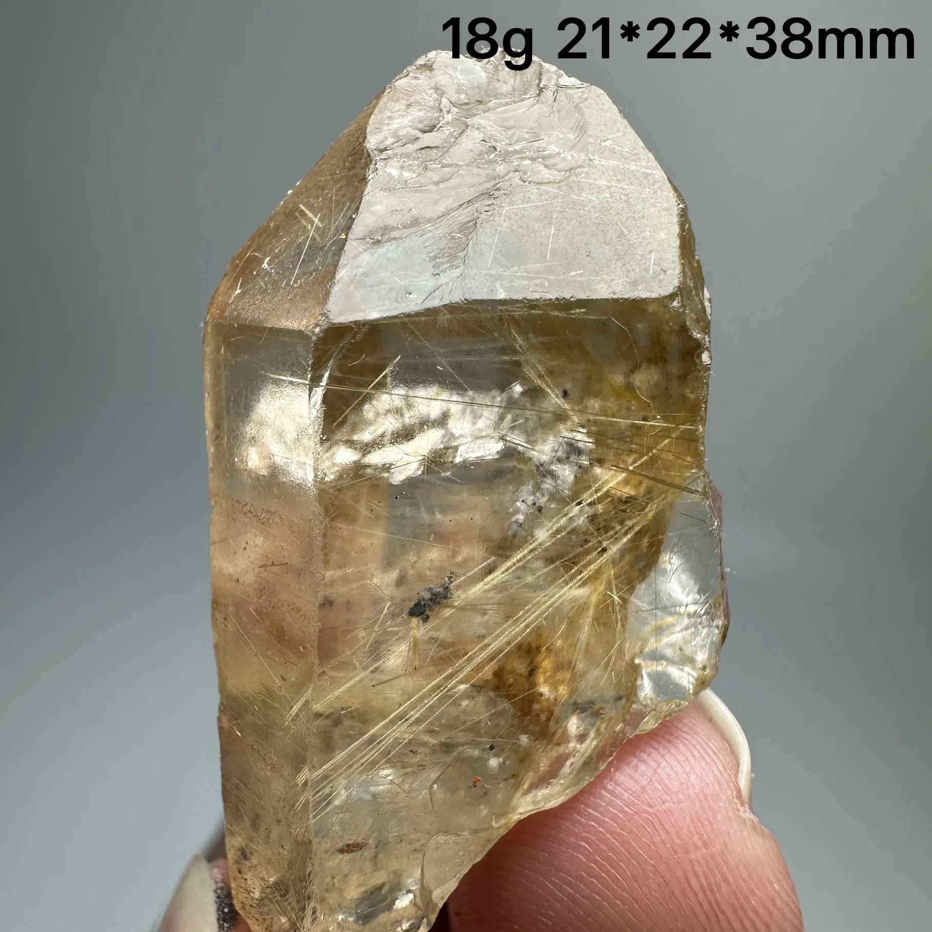 

Натуральный бразильский золотой рутилированный кварц для волос Кристалл и зеркальный симбиоз гематита Минеральный образец