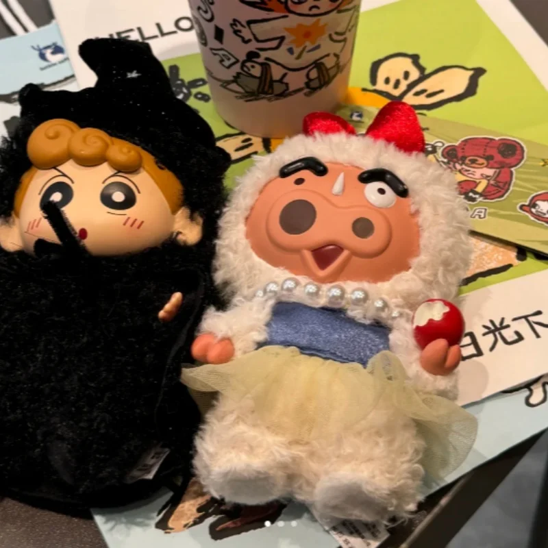 Фото В наличии Оригинальная Аутентичная Виниловая Подвеска-Сюрприз Crayon Shin Chan «Гномья Сказка», Милый Подарок Ручной Работы, Игрушка-Украшение №3
