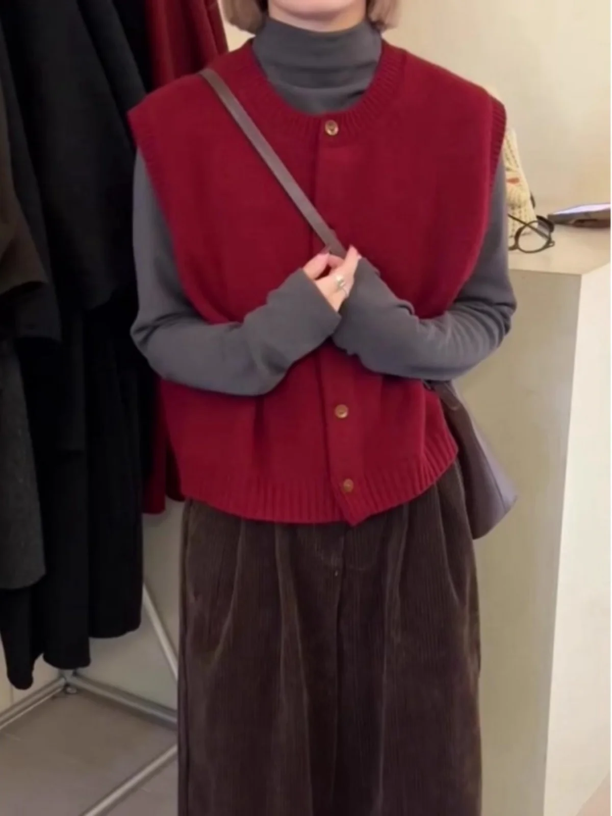 Korean Series Wear High-Grade Christmas Red Knit cardigan Vest Women Autumn and Winter Fashion Stacked Outdoor Sweater