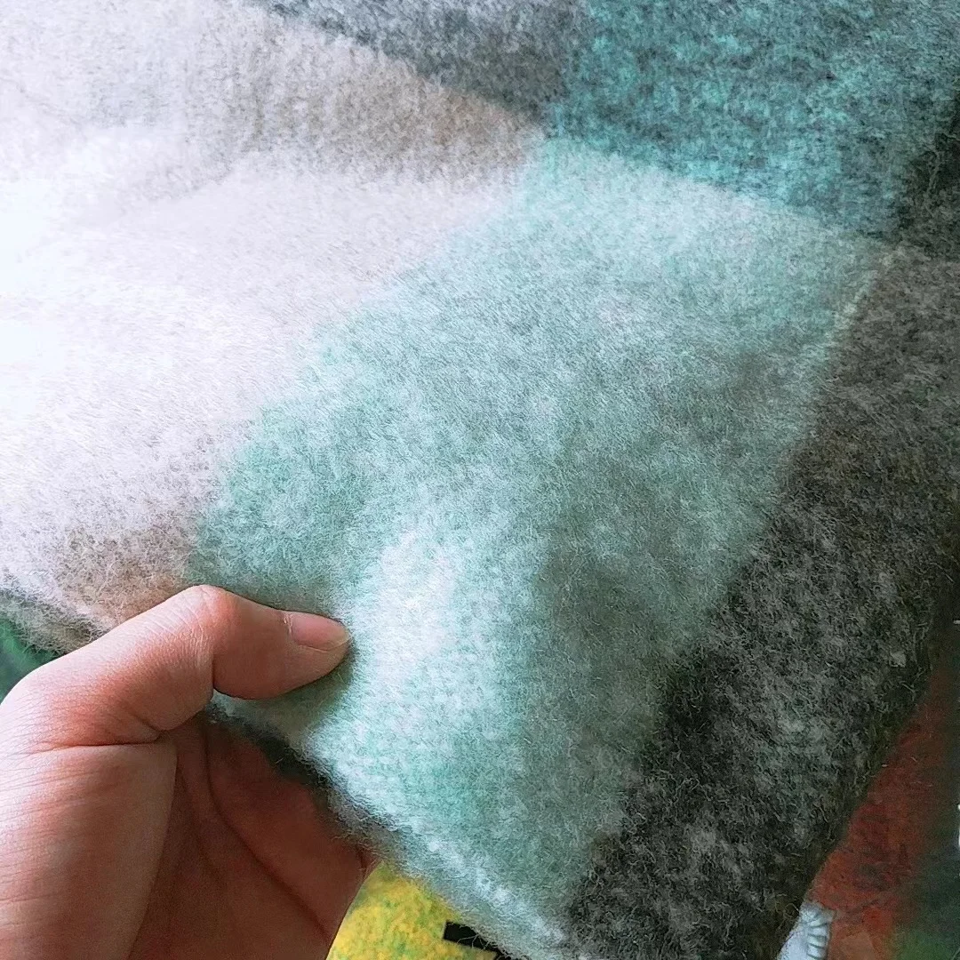 Рисунок 6 - Модный зимний шарф Ac Studios с