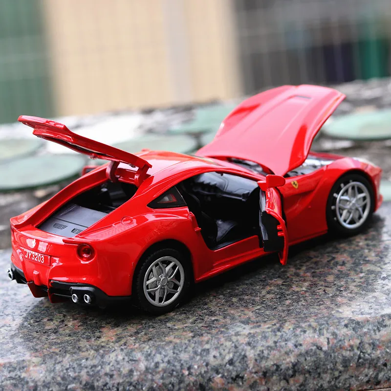 1:32 литая Миниатюрная модель суперавтомобиля из сплава Ferrari F12, задняя фотография, детские новые подарки, коллекционная Рождественская игруш...