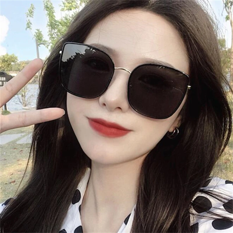 

New metal frame radiation resistant women's square frame brand sunglasses, high quality classic retro eye protection glasses