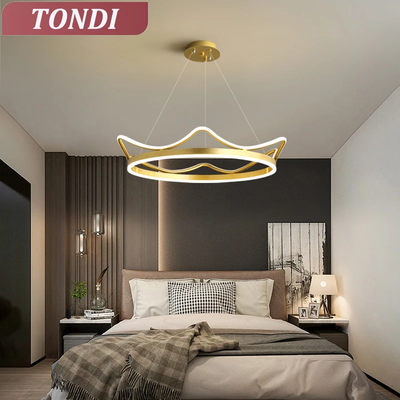 Скандинавская светодиодная люстра с короной подходящая для столовой спальни