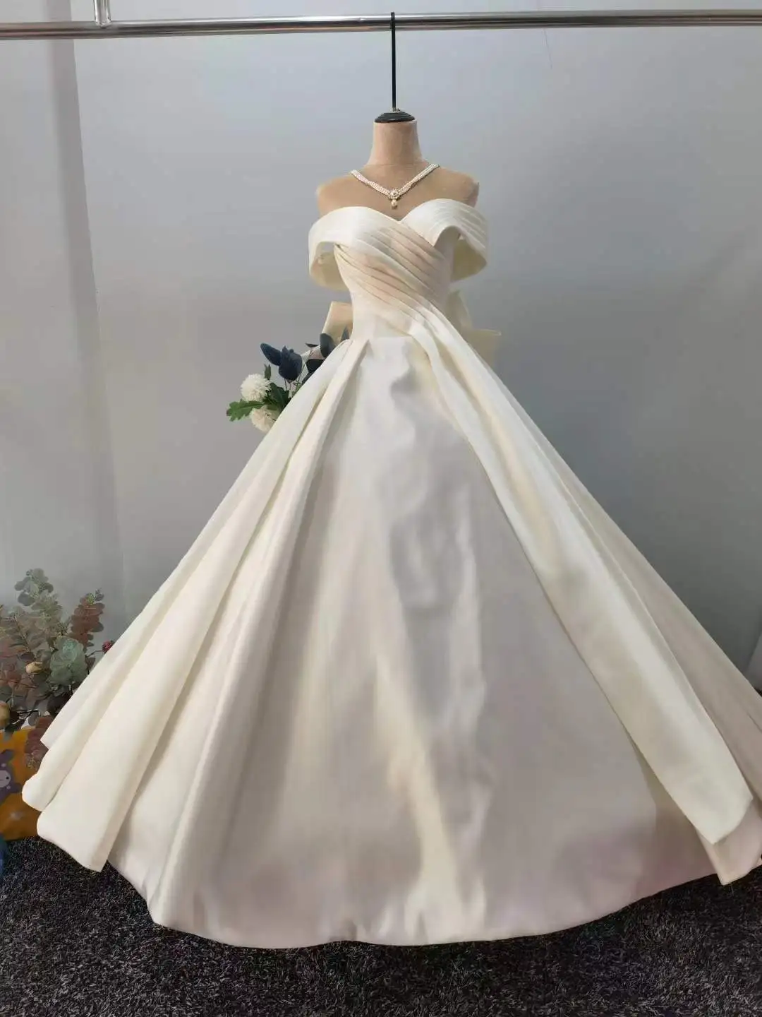 

Женское атласное платье CloverBridal, плиссированное платье с открытыми плечами для свадьбы, WW8282