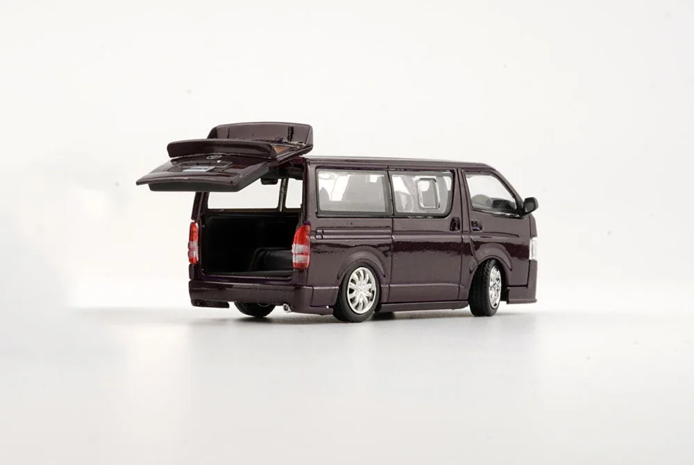 

Новинка, миниатюрные автомобили BM 1/64, Hiace KDH200V, коллекция 2015 г.