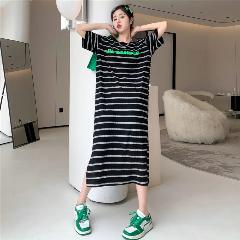 

Женское платье-футболка в полоску, повседневное свободное тонкое платье в Корейском стиле с буквенным принтом, лето 2022