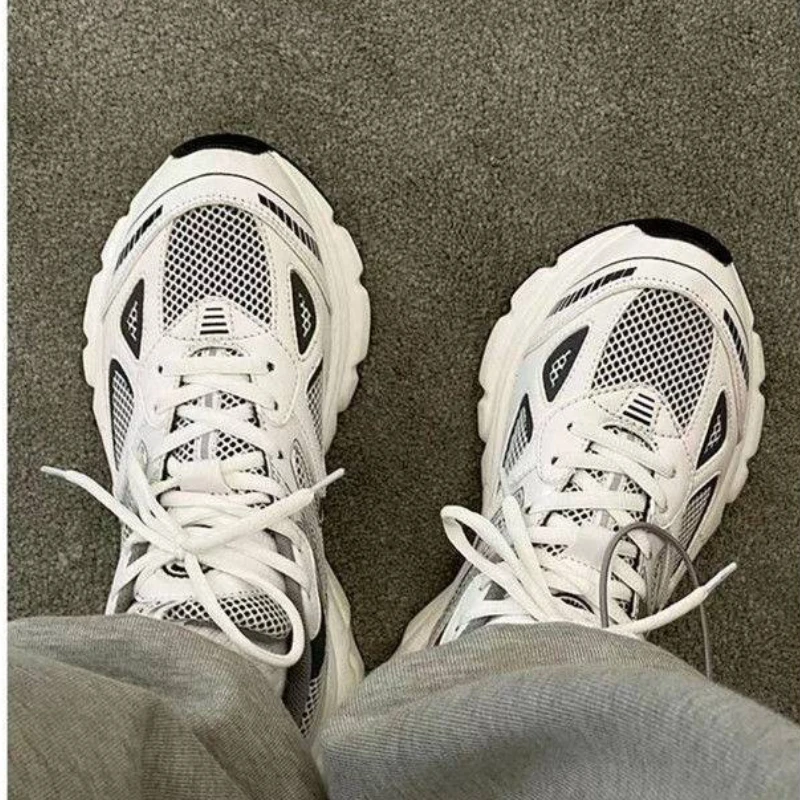 

Mesh Breathable Sneakers Korean Style Women Dad Shoes Couple Lightweight Casual Vulcanized Shoes Tenis Plataforma Feminino