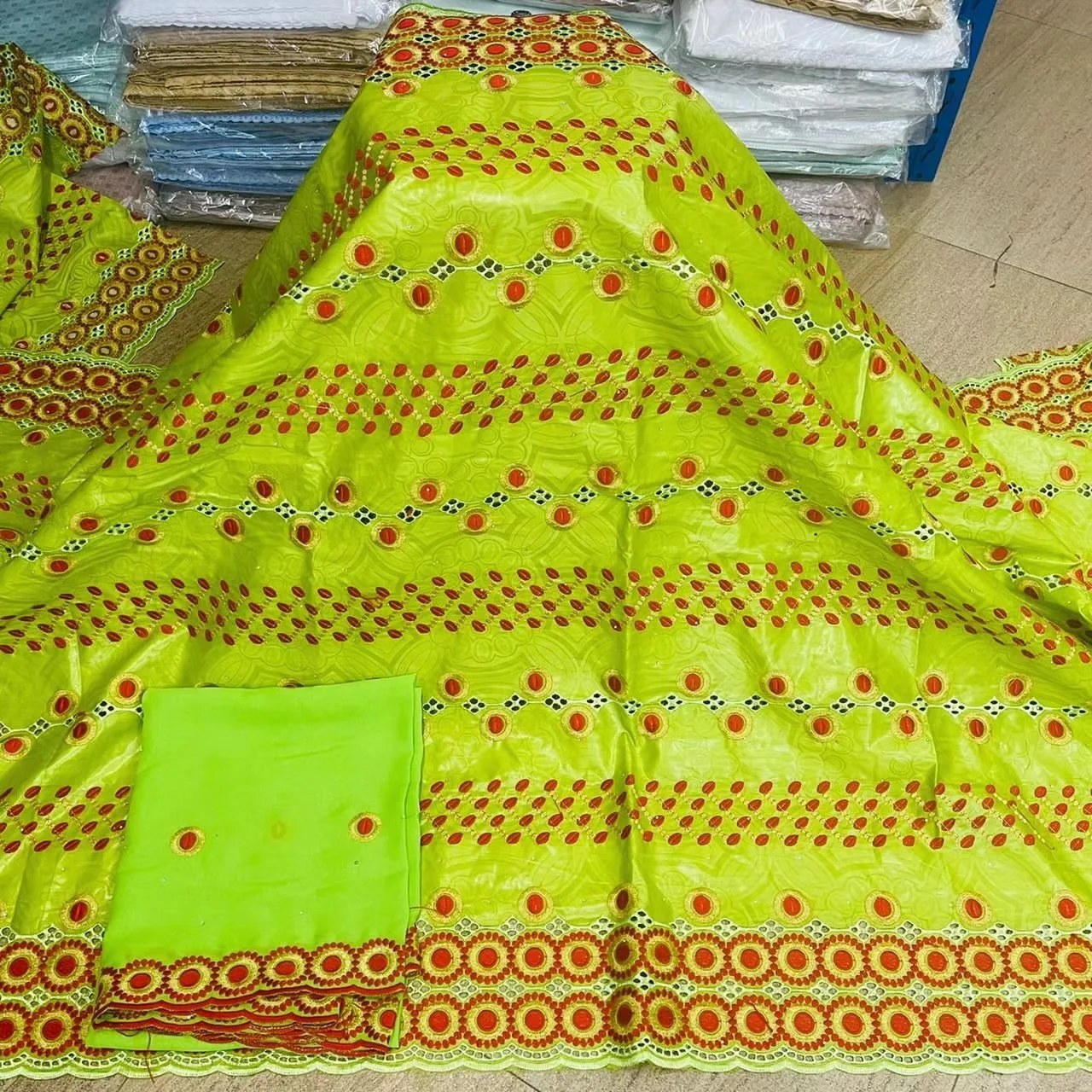 

2022 High Quality African Green Bazin Riche Brocade Fabric Nigerian 5+2 Yards Stones Mesh Lace French Wedding Party Dress Sewing