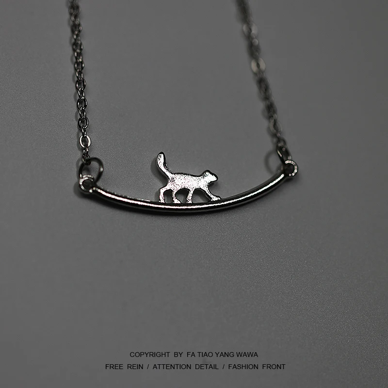 

Bored with a tightrope cat! Coldness necklace clavicle chain