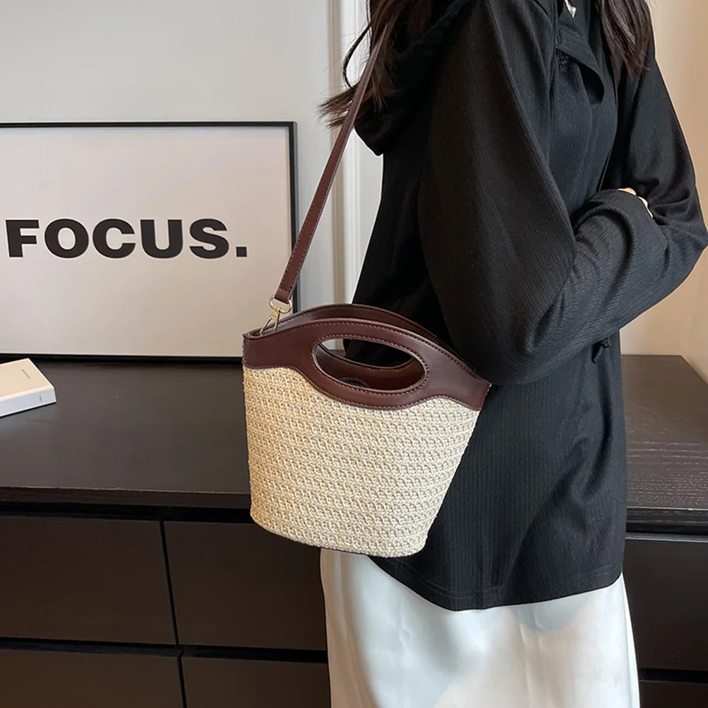 

PU Splice Grass Woven Cross Body Bag 2023 Summer Bohemian Women Shoulder Bag Beach Handheld Bucket Bag Straw Hand Woven Tote Bag