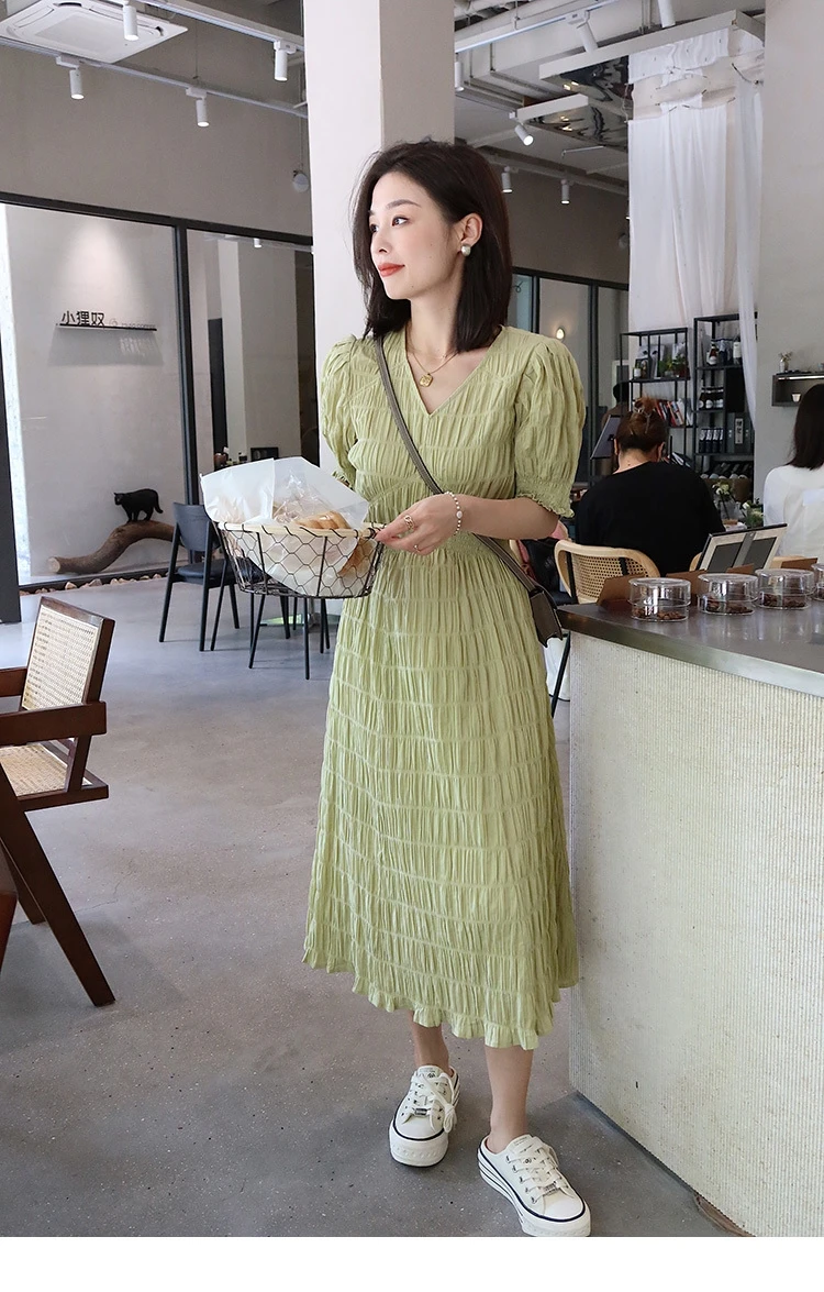 

2023 spring and summer women's clothing fashion new V-neck Dress 0511