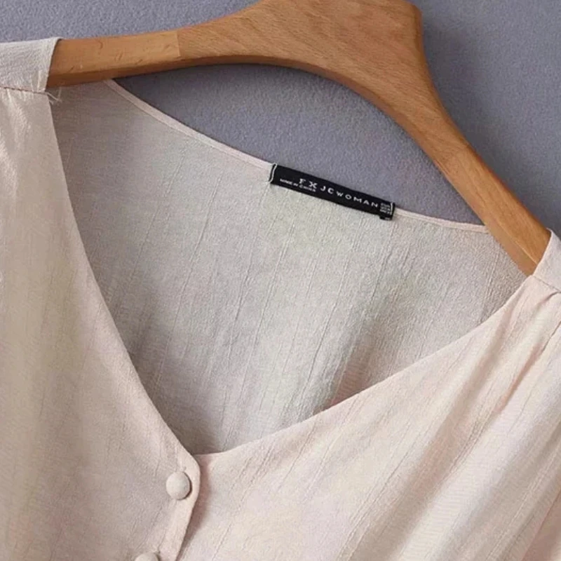 Новая женская однобортная рубашка с V-образным вырезом и эластичным подолом