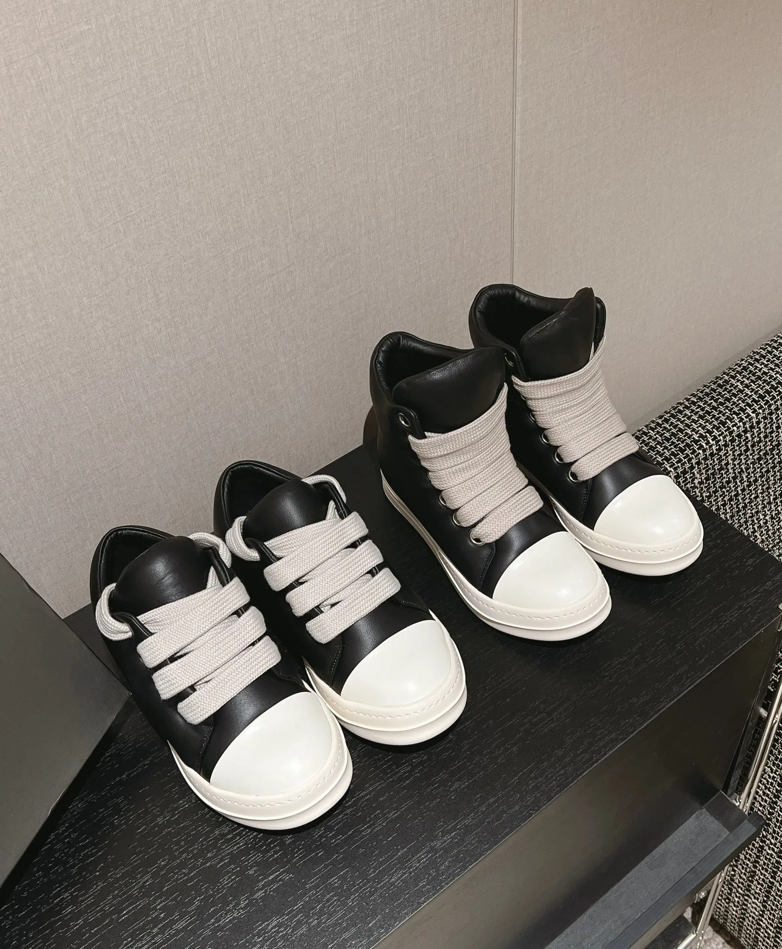 

Thick Shoelaces Genuine Leather Sneakers Lady Platform Bread Shoes Men's High Tops Board Shoes Couple Casual Lace-Up Ankle Boots
