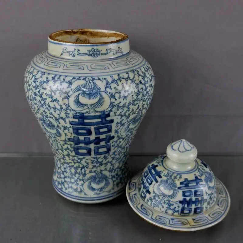 Изысканная китайская сине-белая фарфоровая баночная ваза с цветочным узором