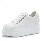 туфли женские 2022 тренд  женская обувь весна  кроссовки на платформе Женские кроссовки, новинка 2022, повседневная женская обувь, удобные дышащие белые туфли на платформе и каблуке 8 см, увеличивающие рост