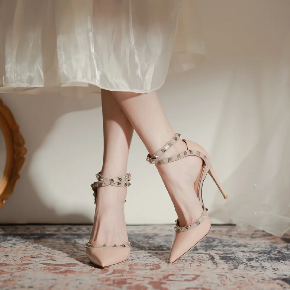 Spring /Summer Fashion Brand Women 's High Heels Pointed Rivet Women's Sandals Sexy Party Pumps Comfortable Office Women's Sho